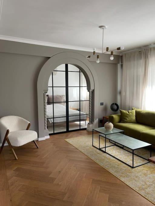 Stunning 1Bd Flat With 50M2 Terrace In The City Center Bucarest Extérieur photo