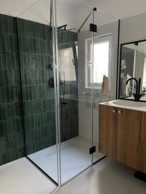 Stunning 1Bd Flat With 50M2 Terrace In The City Center Bucarest Extérieur photo